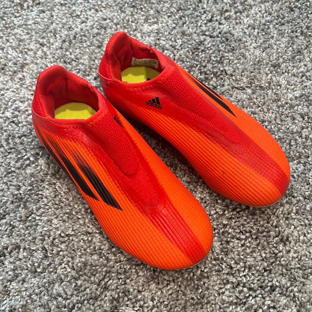 EUC Adidas Youth Speed Flow Soccer Cleat Sz 12